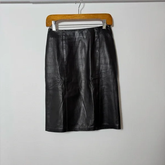 Pre-Loved DANIER Genuine Pencil Black Leather Skirt - Size 4 US - Picture 2 of 16